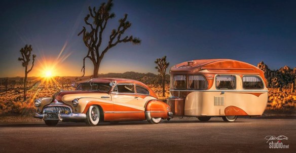 Eniten Petri kuvaa ihmisiä, mutta eläinten lisäksi kameran edessä on myös moottoripyöriä ja autoja.